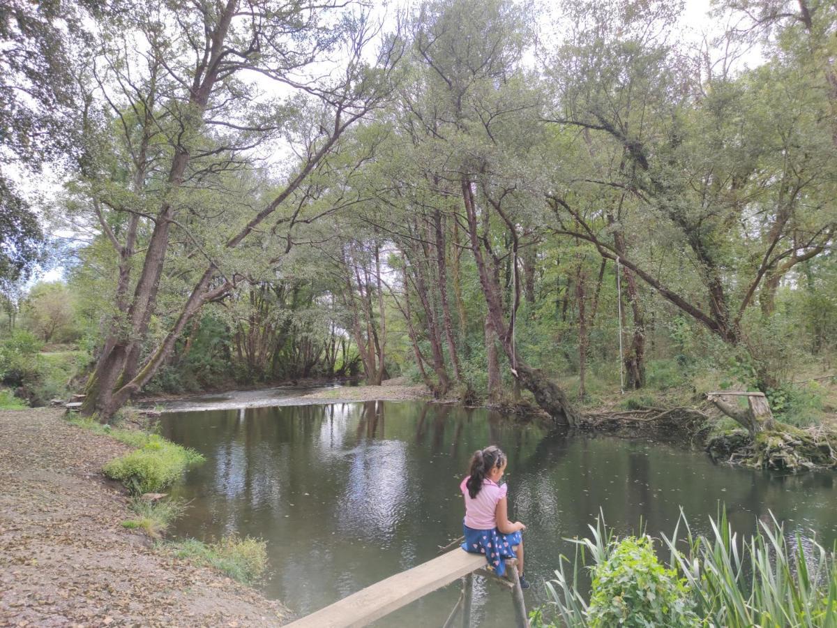 Casita Junto Al Rio En Un Entorno Natural Монфорте-де-Лемос Экстерьер фото